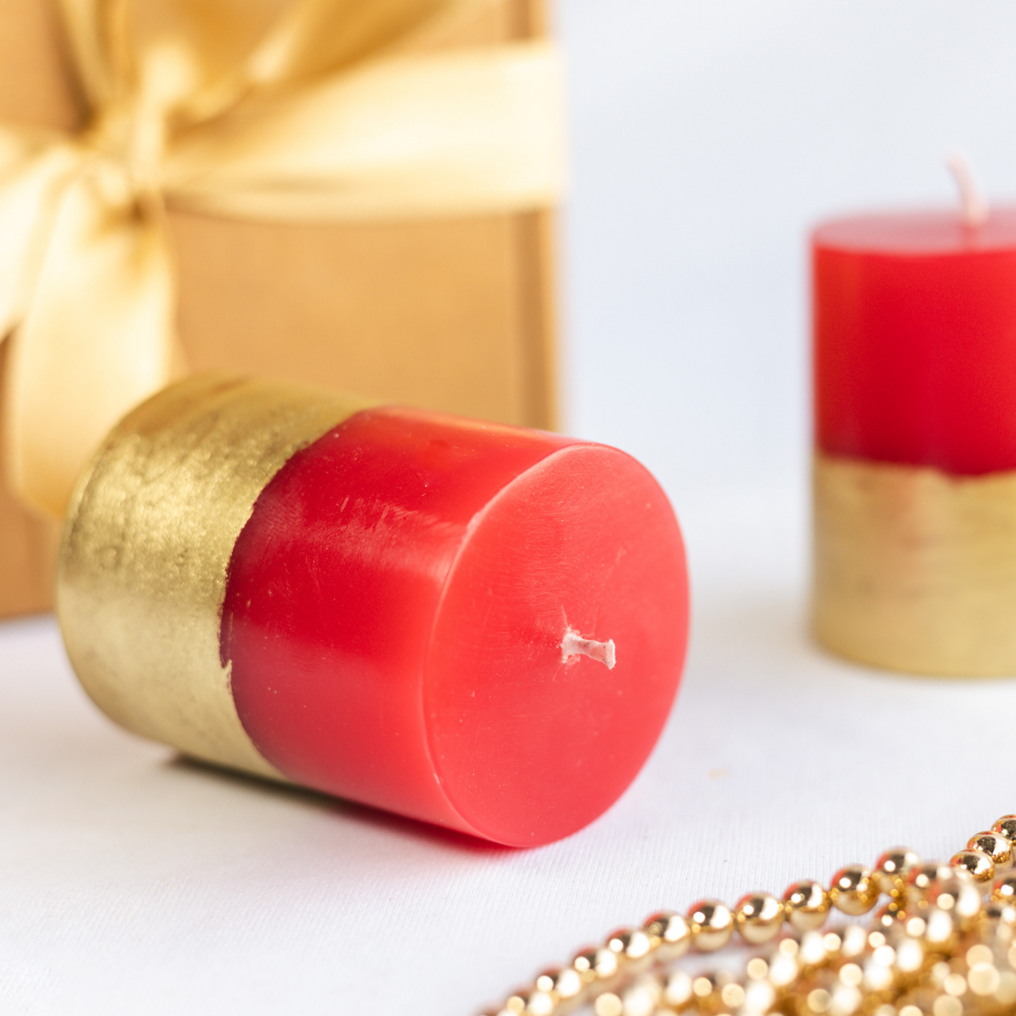 Set of 2 Rose Scented Red & Gold Candle