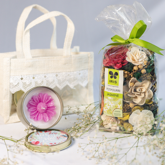 Gift Set of Lavender Scented Tin Candle & Potpourri in Jute Bag