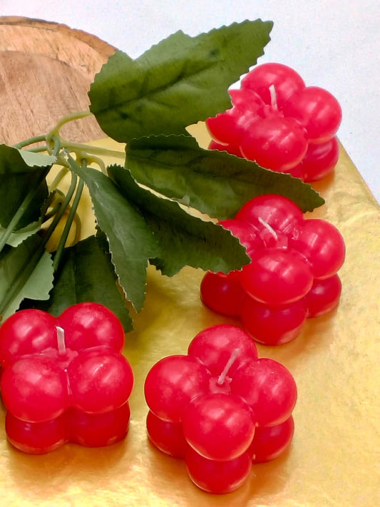 Set of 4 Scented small red Cube/Bubble Candles