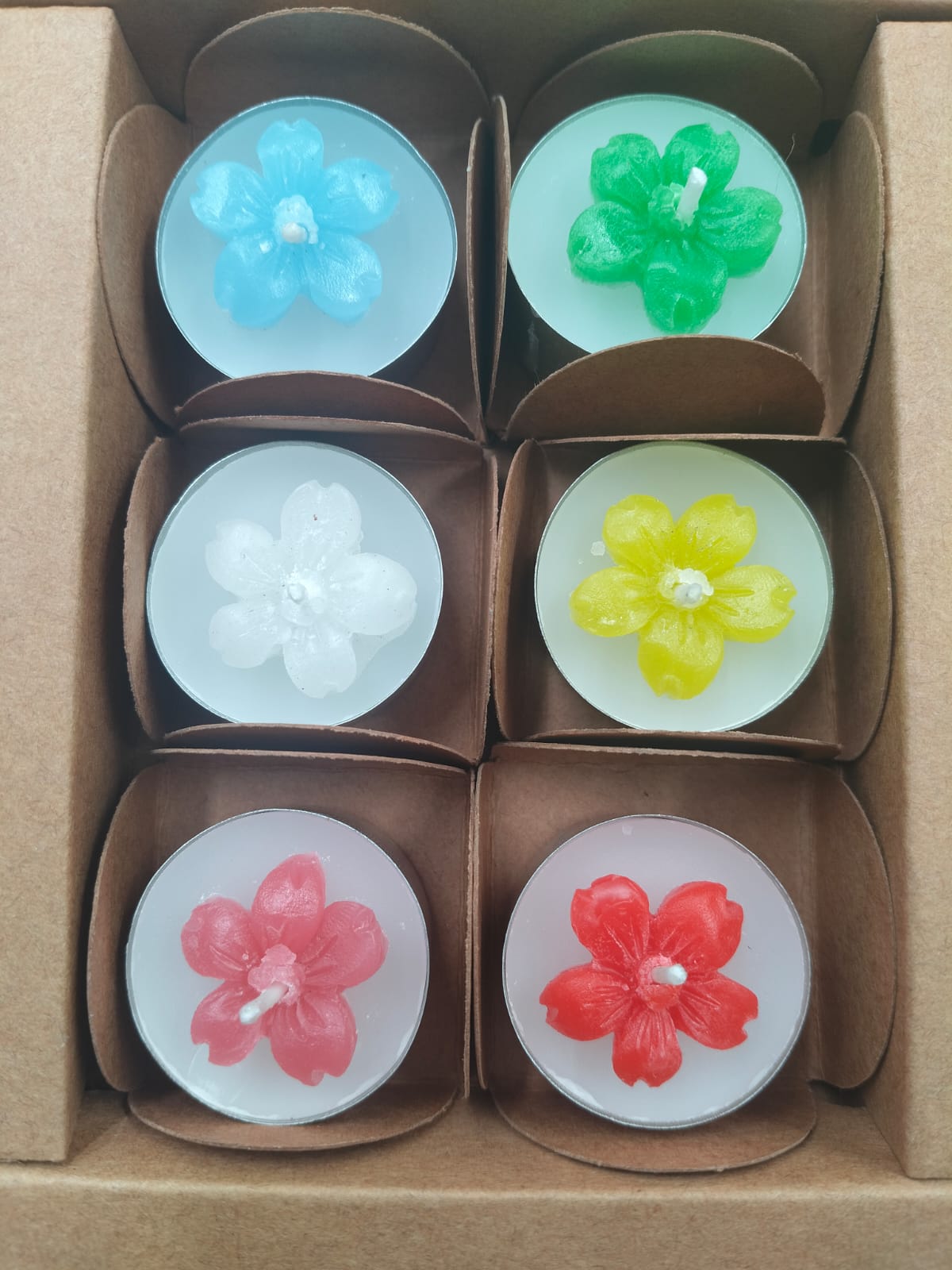 Set Of 6 Scented Floral Maxi  T Lights